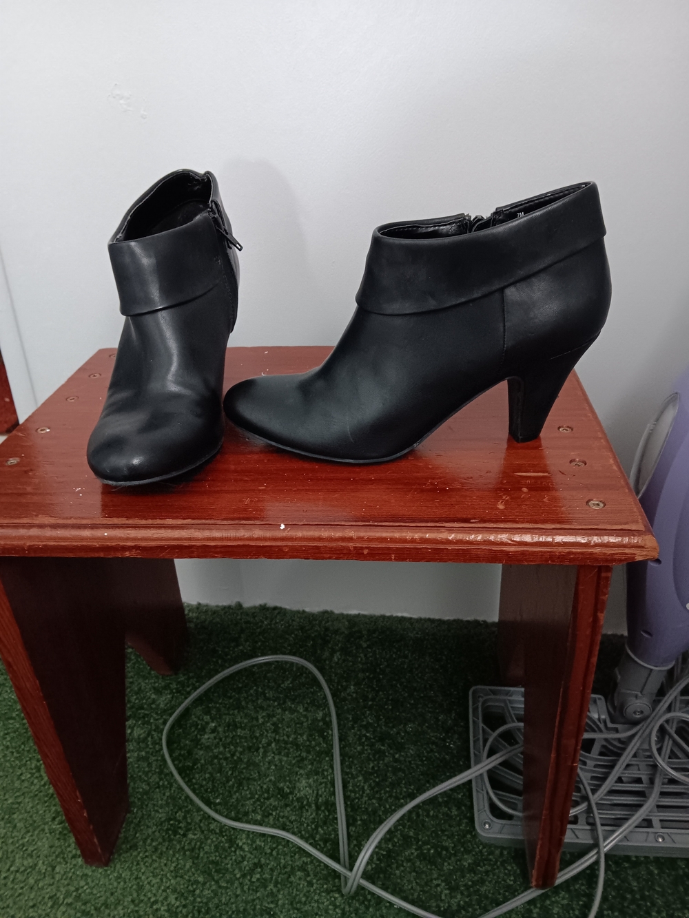 Women’s Black Ankle Booties with Mid Heel East 5th .